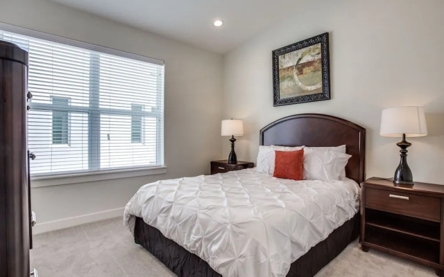 Modern Dallas TownHome 2 BR fully furnis
