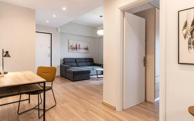 Spacious 2BD apt next to metro