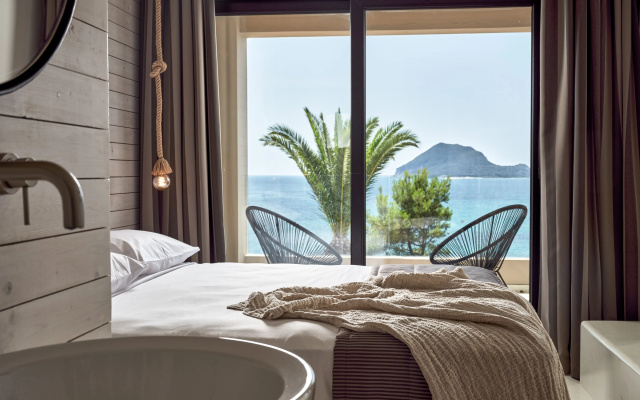 Gloria Maris Hotel Suites & Villas
