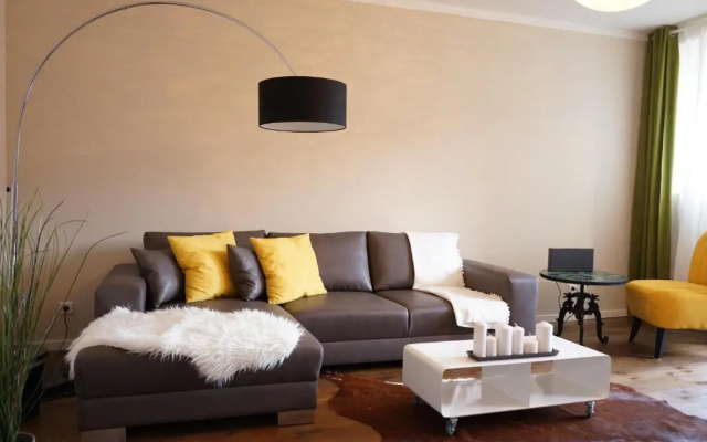 YoHome - Stylish New City Apartment
