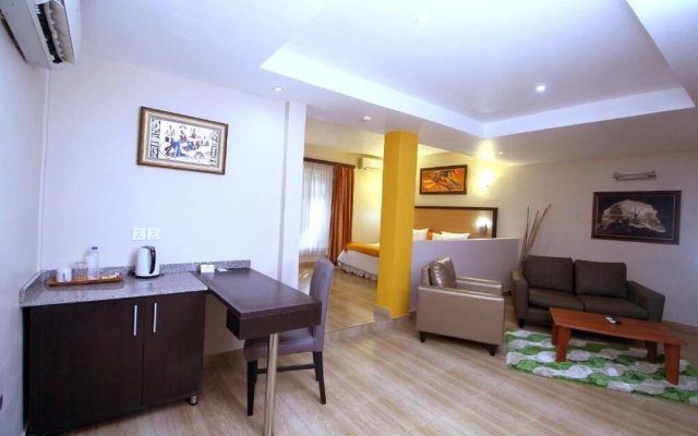 La Cour Hotels and Apartments Cooper