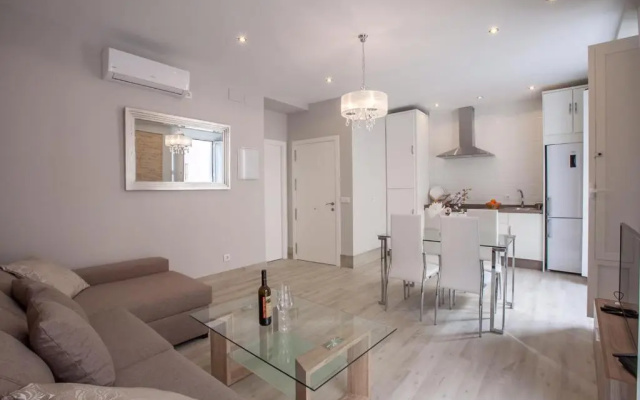 Apartamento Casco Antiguio ↑ Calidades 4 Px 1 Br