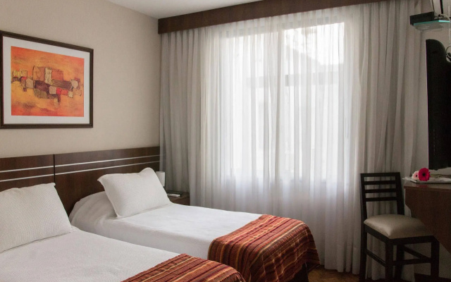 Hotel America
