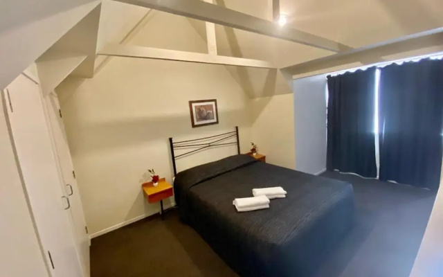 Baden Lodge Motel
