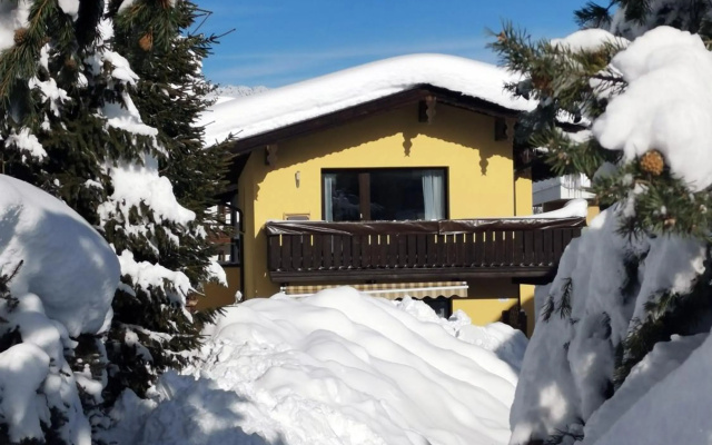 The Seefeld Retreat - Central Family Friendly Apartments - Mountain Views