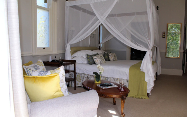 Hacklewood Hill Country House