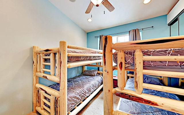 Beautiful Newer - 4 Br Home