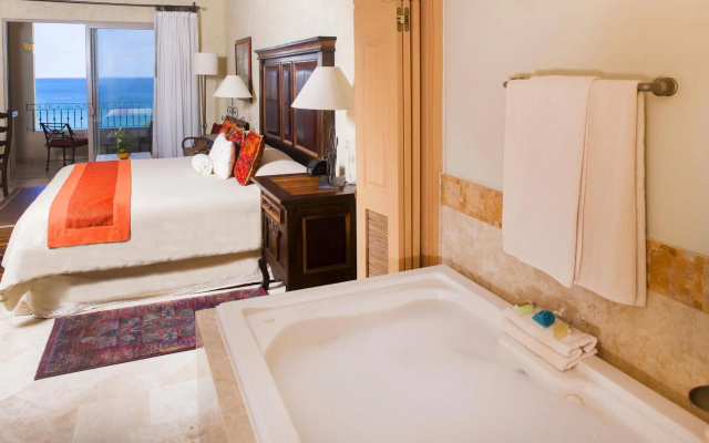 Villa La Estancia Residences