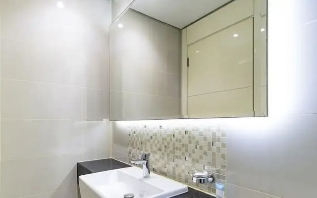 LUX The Voleo Canal View Suite