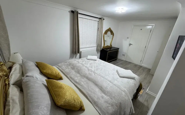 Cozy 2br-5guests-near Attractions-garden