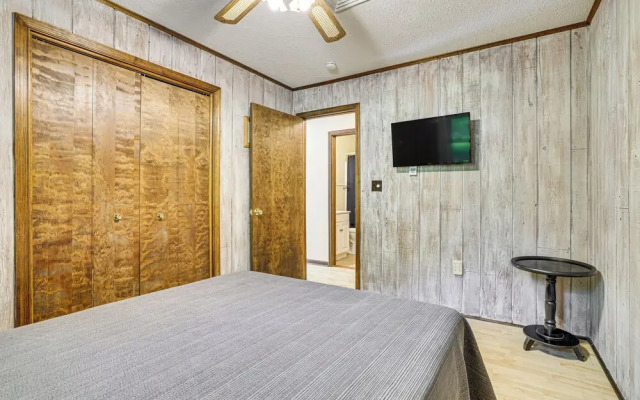 Clifton Township Home w/ Deck & Heated Sunroom!