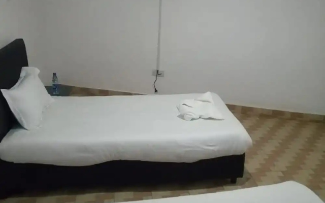 Cherika Hotel & Suites