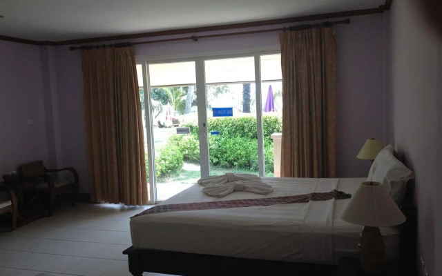 Good Days Lanta Beach Resort