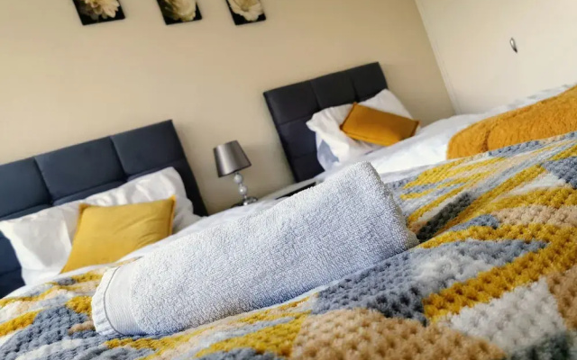 3bed Full House - Free Parking - Family Friendly!