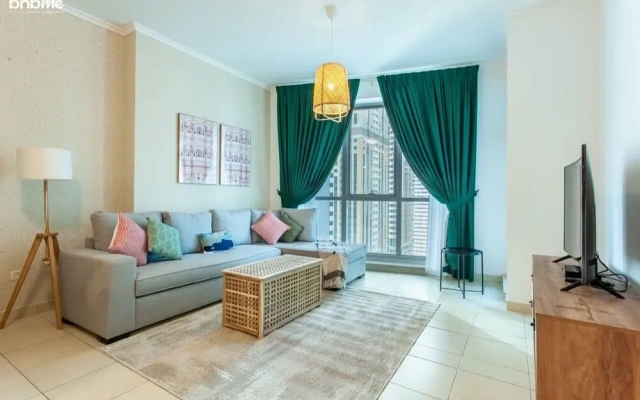 Cosy Sky Scraper of Marina by Bnbme Homes