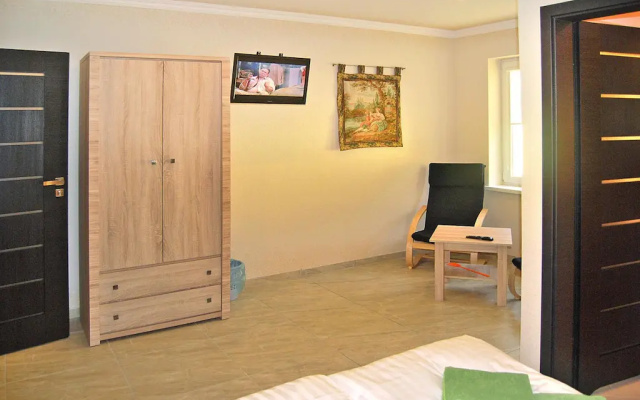 Terraced house with swimming pool and sauna, Sieciemin