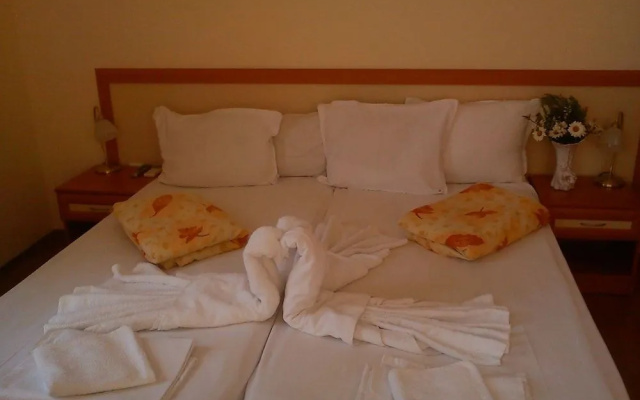 Megas Apartments