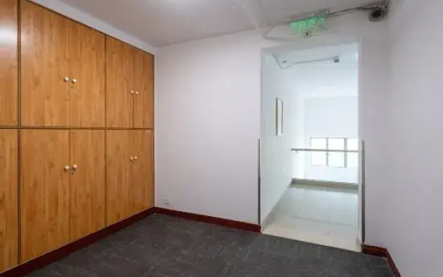Shanghai Veteran Cadre Guest House (Dong'an Road Branch)