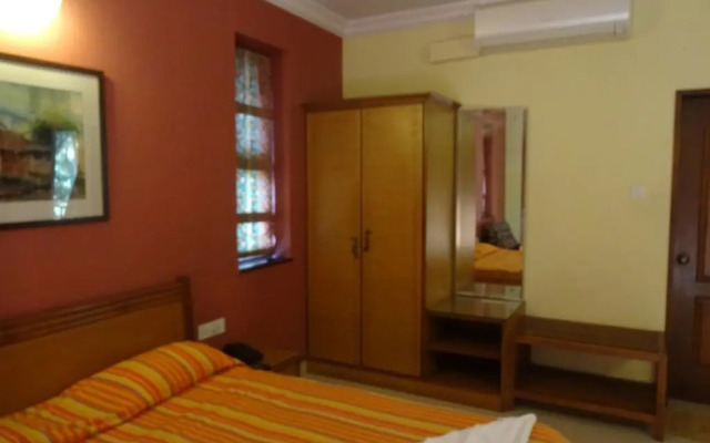Renzo's Inn