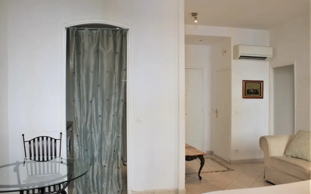 British Style and Central 1 Bedroom