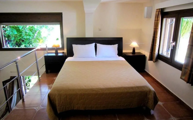 Lefkos Apartments
