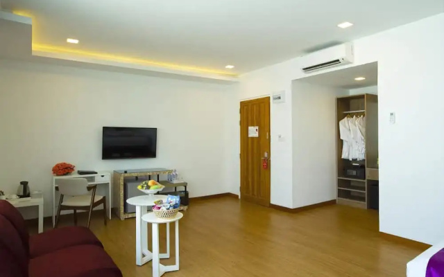 Hotel Platinum Square