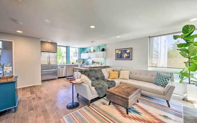 Canal & Mtn Views: Pet-friendly Seattle Retreat