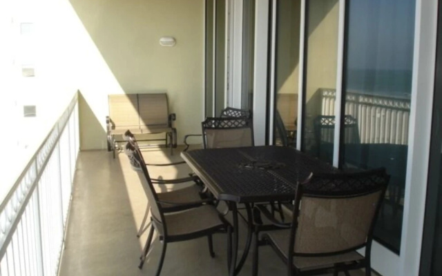Colonnades 502