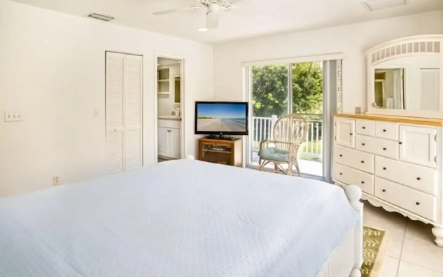 Baywatch Casa 3 Bedroom Home by RedAwning