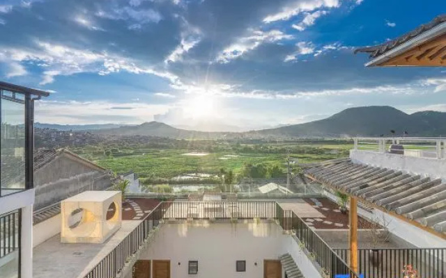 Sanwanli Senlv Designer Homestay (Tengchong Heshun Ancient Town)