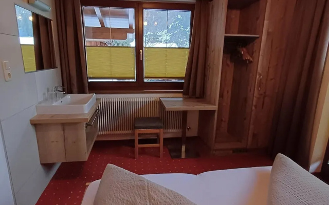 Apartment in Ski Paradise Near Trails