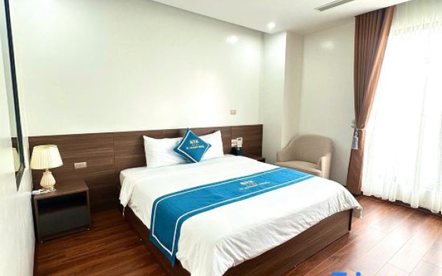 79 Luxury Hotel