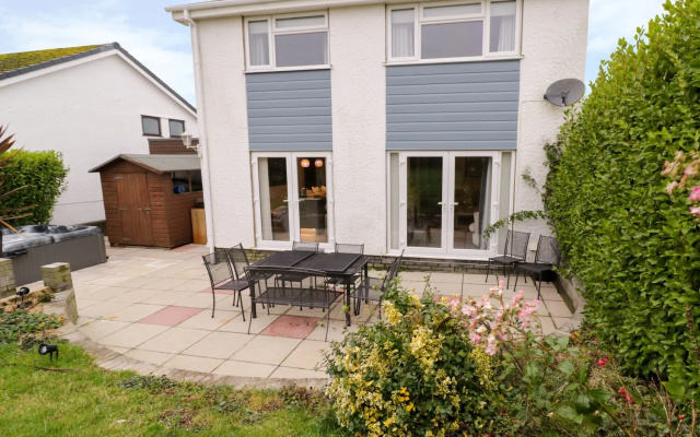 32 Gwelfor, Cemaes Bay