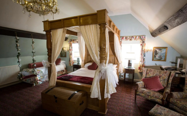 Hundred House Hotel