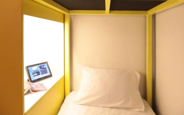 Fulfill Phuket Hostel
