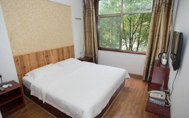 Zhangjiajie Yijiaqin Hotel