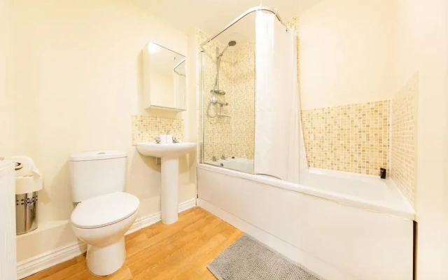 Bristol Luxury Apartment with Parking