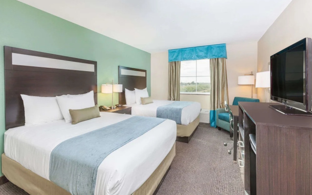 Baymont Inn & Suites Midland Center