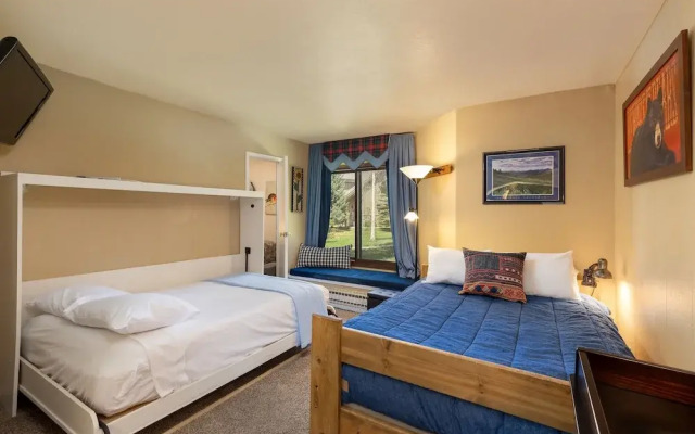1095 Wild Irishman 2 Bedroom Condo by Redawning