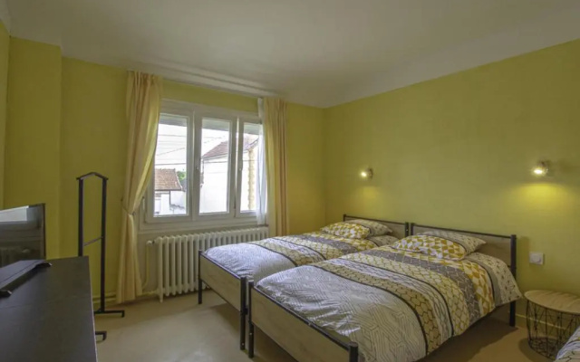 Gîte Saint-Julien-les-Villas, 3 pièces, 5 personnes - FR-1-543-215