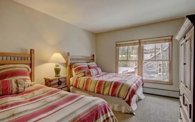 3 Bedroom Mountain Condo in River Run Village With Expansive Mountain Views and Walking Distance to Ski Slopes