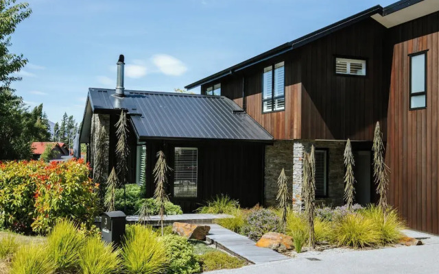 Number 3 - Family Friendly - Sleeps 8