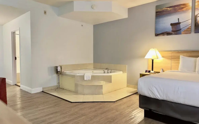 Days Inn & Suites Lakeland