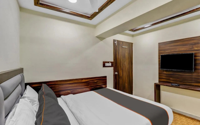 Collection O 83963 Hotel Silver Inn