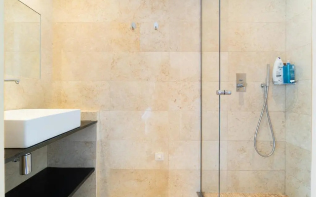 high luxe Villa Cannes 6bdrooms heated pool Sauna cinema room