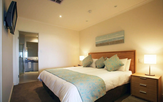Lady Bay Hotel