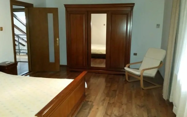 Vila Micesti
