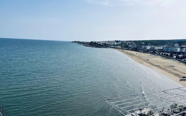Roxo Beach Hotel