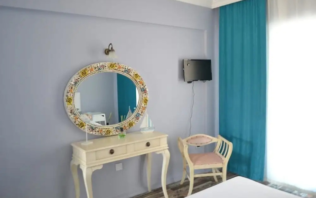 Lapis Port Surf Hotel