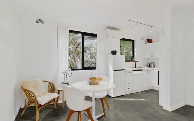 Beachside 1-bed Retreat With Parking Cronulla